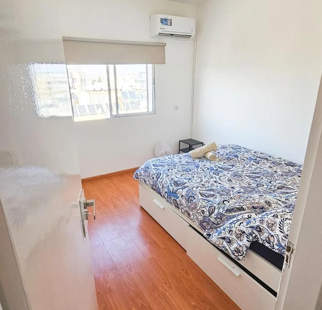 Ubytování v soukromí Central Rooms, 500M To Larnaca Marina Kypr